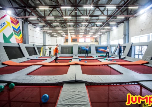 Сеть батутных центров «JUMP inc»