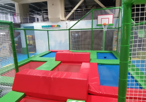 Батутная арена «KinderВилль»